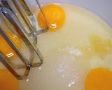 Foto langkah ke 2 dari resep Bolu Susu Karakter.