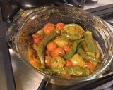 Une image de l'étape 6 de Piments verts à la compotée de tomates, citron vert et épices.
