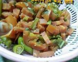 A picture of step 3 of Palak or gajar ka soup.