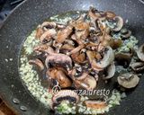 Foto langkah ke 2 dari resep Saus Alfredo Ayam & Jamur.