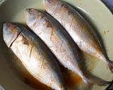 Foto langkah ke 2 dari resep Ikan Kembung Bumbu Iris.