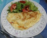 Foto del paso 3 de la receta: Omelette de queso, cebolla y morrón