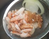 Hình bước làm 1 của món Miến cua (ghẹ) ngũ sắc