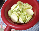 Foto del paso 6 de la receta: Solomillo adobado en mojo a la plancha con chips de verduras