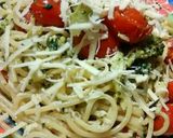 Foto del paso 8 de la receta: Spaghettis con brócoli y cherrys al pesto 🍝😘