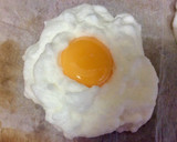 Foto del paso 1 de la receta: Huevos nube con jamón☁️🍳⛅️