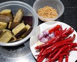 Foto langkah ke 1 dari resep Sambel Terong Teri Balado.