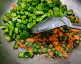 A picture of step 3 of Lemongrass rice.
