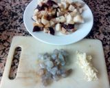 Foto del paso 2 de la receta Rissoto de boletus y gambas con un toque de ajo negro 