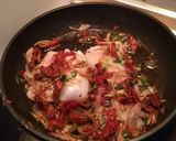 Foto del paso 3 de la receta: Merluza con tomates secos