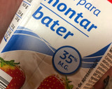 Foto del paso 4 de la receta: Tarta fría de fresas 🍓 con base de galletas 🍪 - sin horno