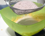 Foto del paso 2 de la receta: Bizcocho de frambuesas, moras y arándanos