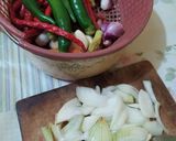 Foto langkah ke 3 dari resep Ayam dan sosis kecap pedas Manis.