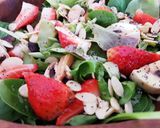Foto del paso 2 de la receta Ensalada de Espinacas y Fresas