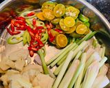 Hình bước làm 5 của món Chân gà ngâm sả tắc