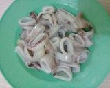Foto langkah ke 1 dari resep Tumis cumi kangkung khas jambi.