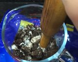 A picture of step 5 of 2 Ways: Instant Coffee-Oreo-Chocolate Mousse.