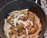 Foto del paso 2 de la receta: Arroz con calamares y alcachofas