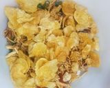 A picture of step 2 of Cornflakes Bhel.