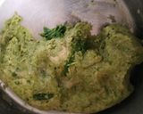 A picture of step 1 of Methi net Paratha.