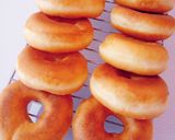 Foto langkah ke 5 dari resep Donat empuk lembut tanpa kentang.