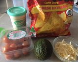 รูปขั้นตอนการทำที่ 1 ของ นาโชว์ Vegetarian nachos (no beef or bean)