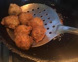 A picture of step 3 of Urad Dal Vada.