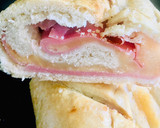 Foto del paso 6 de la receta: 🥖PAN🥖 RELLENO DE JAMON 🥓 Y DOS QUESOS 🧀 (en horno eléctrico)