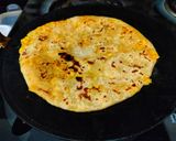 A picture of step 7 of Aloo paneer ke parathe.