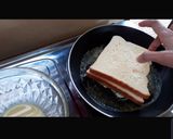 Foto langkah ke 4 dari resep Simple French Toast.