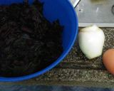 Foto del paso 2 de la receta: Tortilla de hojas de remolacha (y cabitos)