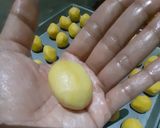 Foto langkah ke 3 dari resep Bolen Pisang Coklat.
