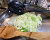 Foto del paso 5 de la receta: Caldo de Pollo de Corral