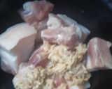 รูปขั้นตอนการทำที่ 2 ของ หมูแดงตุ๋นจีนแคระ Red Rice Yeast Braised Pork Belly