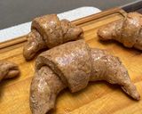 Foto del paso 6 de la receta: Medialunas con porotos