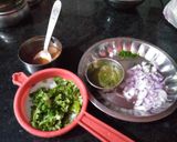 A picture of step 2 of Masala bhel puri.