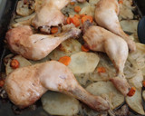 Foto del paso 5 de la receta: Contramuslos con patatas al horno