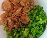 Hình bước làm 1 của món Bánh tráng nướng bơ, tép khô, trứng