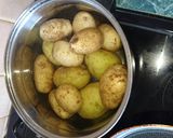 Gombamártással felöntött csirkemell, krumplipürével recept fázis 8 fotója