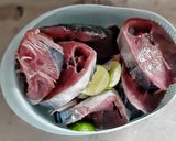 Foto langkah ke 1 dari resep Ikan Cakalang Bumbu Palumara.