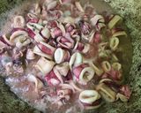Foto langkah ke 1 dari resep Oseng pedas cumi dan pete.
