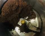 A picture of step 1 of Oreo shake recipe in English.