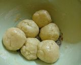 A picture of step 5 of Tea kadai kajada (Muttai Kose).