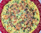 Foto del paso 3 de la receta: Tortilla de hojas de apio 🥘 receta de aprovechamiento
