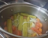 A picture of step 1 of Drumstick soup.