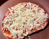Foto del paso 3 de la receta: Pizza casera con pan árabe