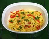 Foto del paso 5 de la receta: Spaghetti con pimientos y camarones