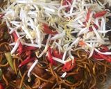 Gambar langkah 3 resipi Mee Goreng.