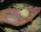 A picture of step 6 of Rava /suji laddu.