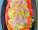 Foto del paso 4 de la receta: Ensalada mediterránea de tomates, atún rojo y hojas de habas